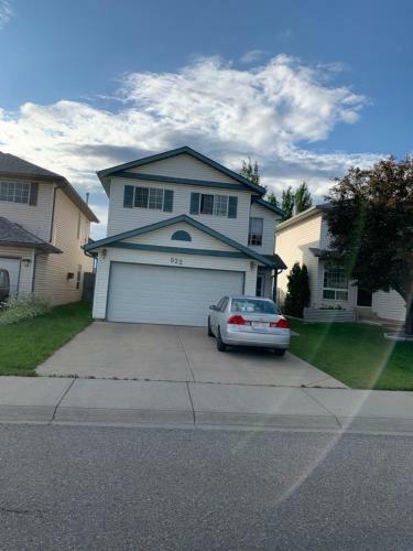 Small Private Basement Suite With Own Bathroom And Share Laundry