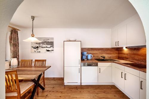 Apartamentos G�stehaus Strasser Hotel Garni