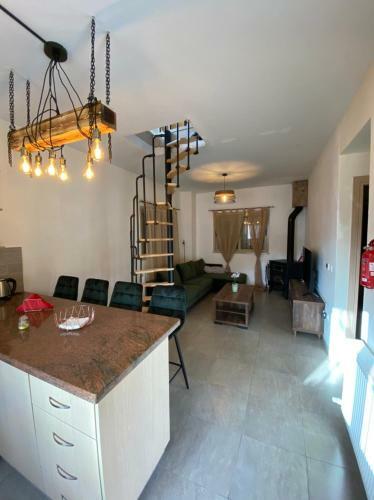 Apartamento Aprosmeno Luxary Jacuzzi House 2