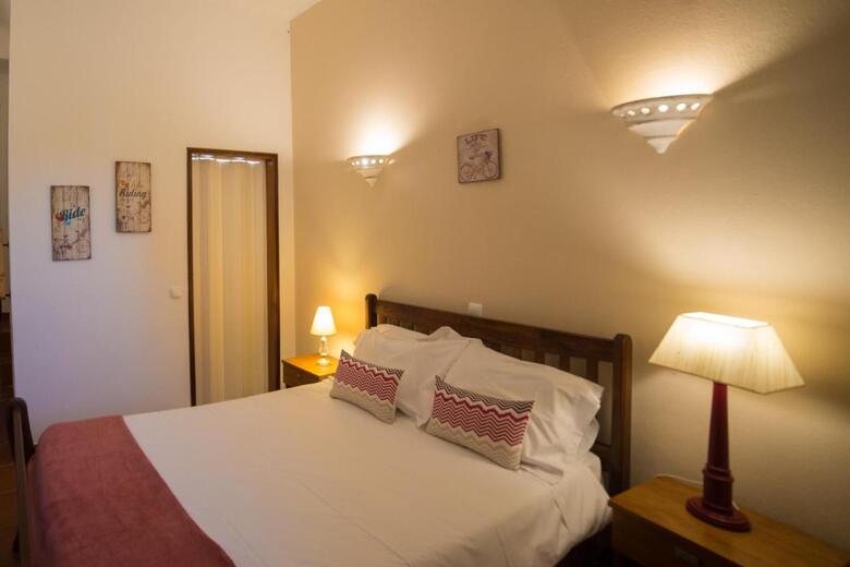 Hotel Albergaria Rosa Montes (.)