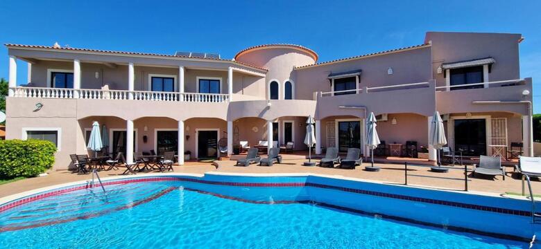 Hotel Albergaria Rosa Montes (.)
