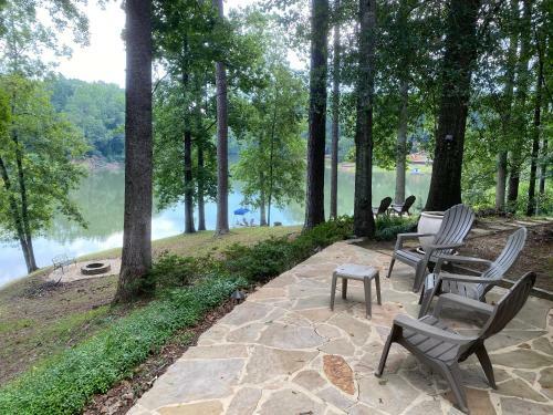 Spring Hill Lake House Apartment