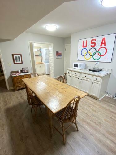 Spring Hill Lake House Apartment