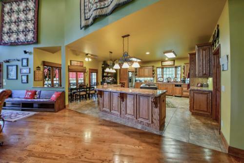 Bama Lakeside Retreat