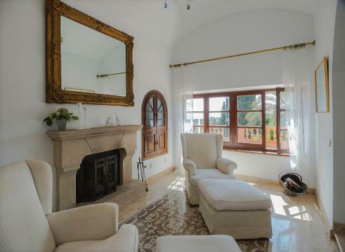 Luxury Villa For 16 People With Seaview, Pool And Bbq