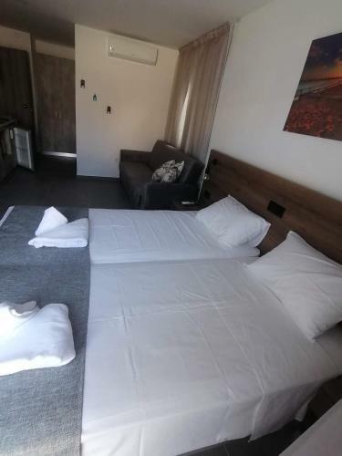 Apartamento Ellenapa Apts & Studios