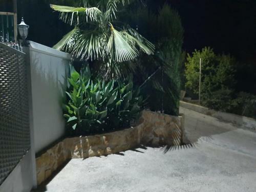 Agroturismo Casa Cueva -el Almendro-