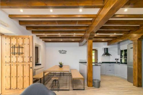 Espectacular Villa Rural En Cab�rceno