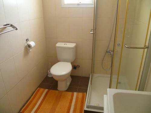 Laura's 2 Bedroom Apartment With Balcony!