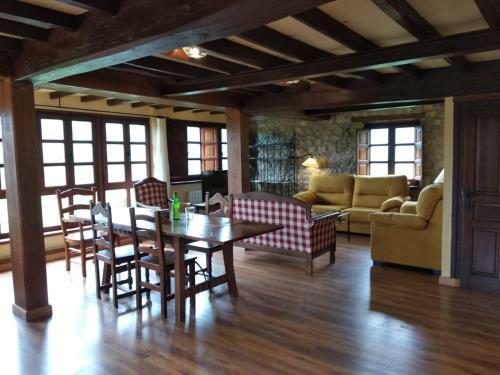 Agroturismo La Casona De Sovi�a