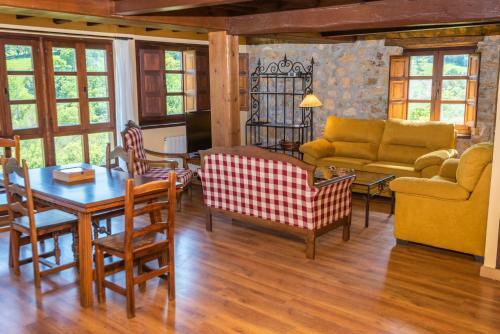 Agroturismo La Casona De Sovi�a