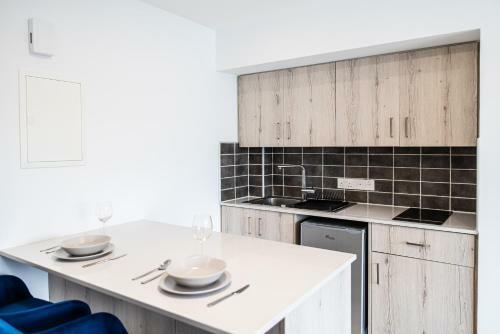 Gisele Hotel Apartments