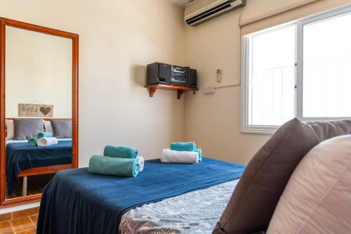 Gold Feathers Apartment