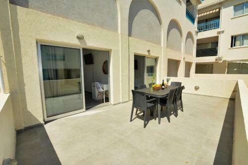 Apartamento Myhome Delux, Napa Blue 3bed With Pool