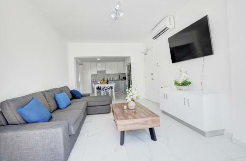 Apartamento Myhome Delux, Napa Blue 3bed With Pool