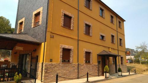 C R Altobierzo, 9 H Y 9 Ba�os