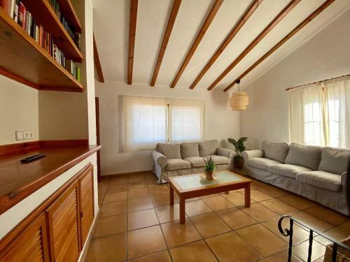 Espectacular Villa En La Nuc�a. Privacidad Total.