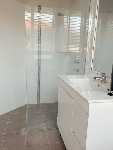 Carnarvon 3br & 2ba Holiday House