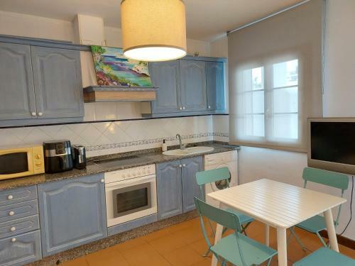 Agradable Chalet Adosado Con Piscinas