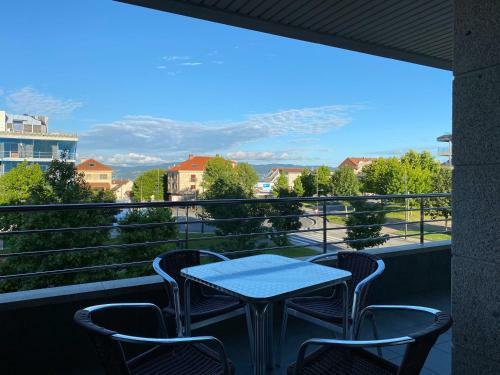 Apartamento Moderno Apto. 200m Playa Caneli�as