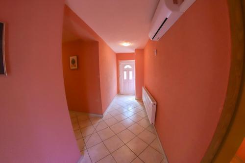 Apartments Crvena Jabuka 1