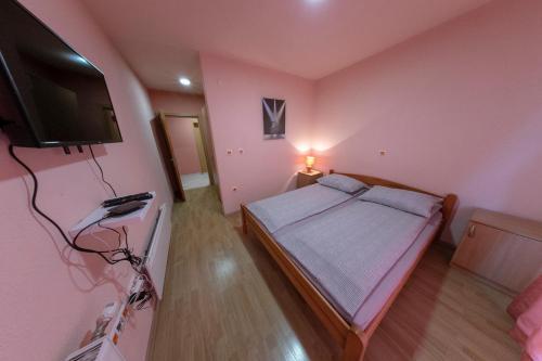 Apartments Crvena Jabuka 1