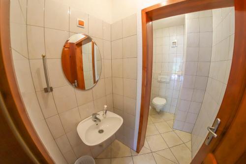 Apartments Crvena Jabuka 1