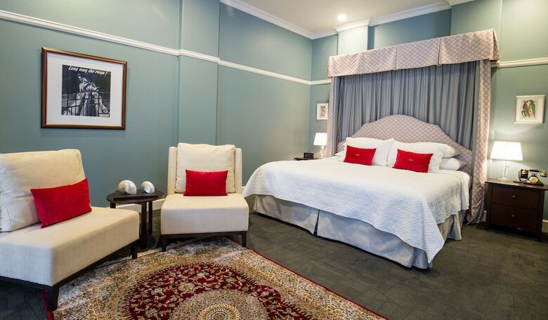 Grand Pacific Hotel