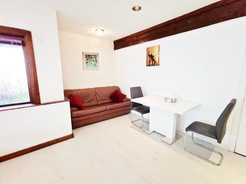 Hostal Rainbow Land Inn
