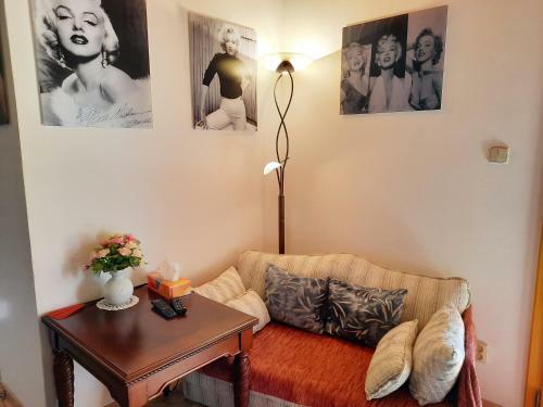 Apartamento Novohradsk� Hory - Pron�jem Na Samot? U Lesa