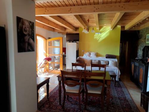 Apartamento Novohradsk� Hory - Pron�jem Na Samot? U Lesa