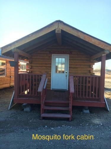 Hostal Alaska Log Cabins On The Pond