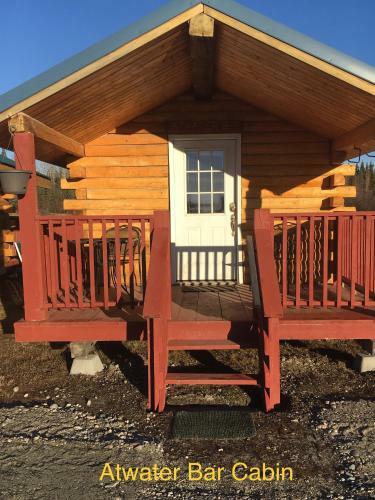 Hostal Alaska Log Cabins On The Pond