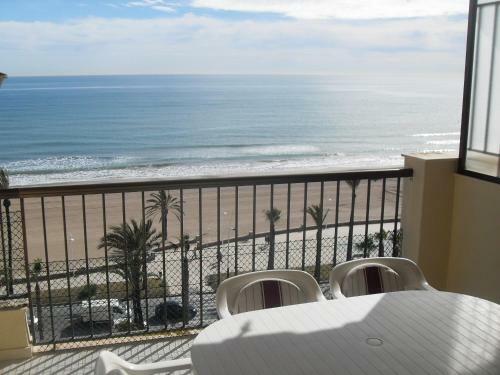 Apartamento Primera Linea Con Piscina Y Parking.