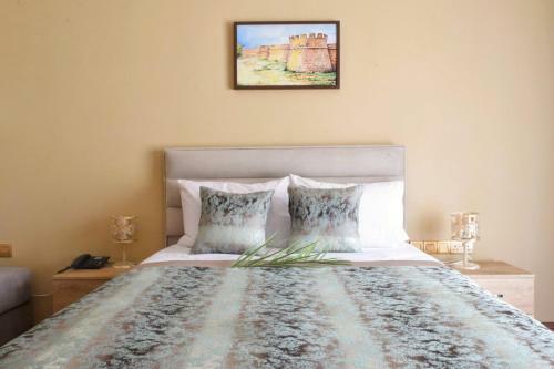 Hostal Golden Palms Guest House & Cafe
