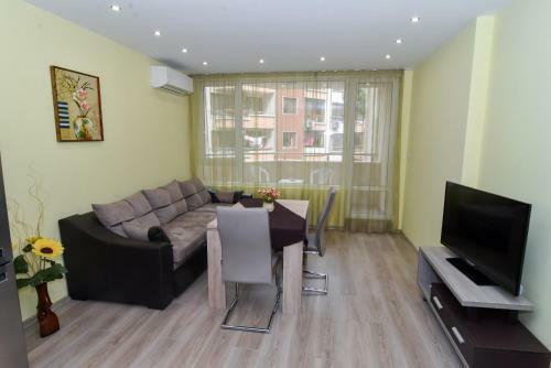 Apartment Deni