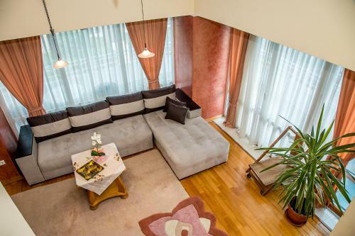 Apartamento Spacious & Sunny Maisonette W/ Terrace Near Centre