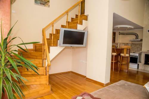 Apartamento Spacious & Sunny Maisonette W/ Terrace Near Centre