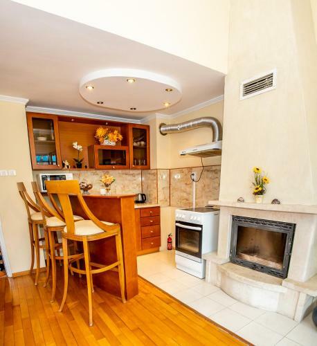 Apartamento Spacious & Sunny Maisonette W/ Terrace Near Centre