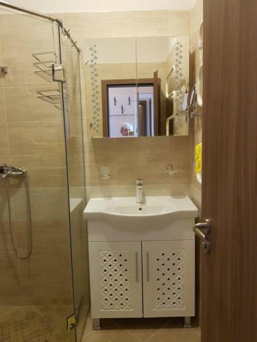 Apartment In Lazuren Bryag