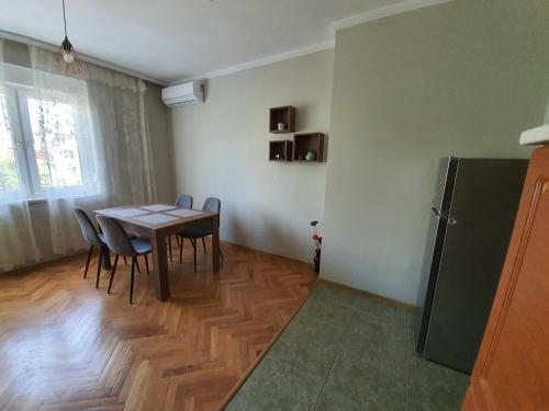 Danny Apartment