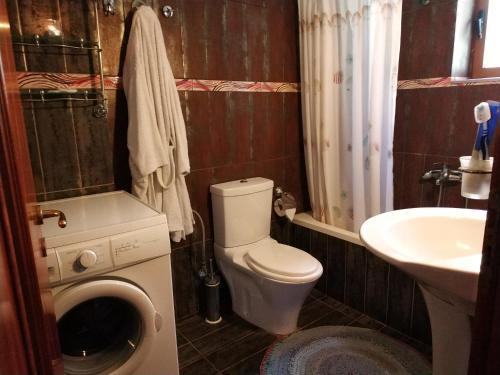 Hostal Q Bay Apartments