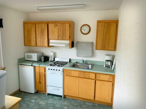 Dolly Varden Cabin @ Lower Kenai Lodging