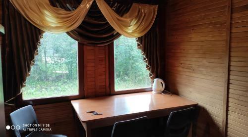 ????? ????/wooden House