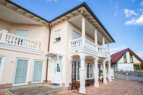 Villa Eifelpalace Am N�rburgring