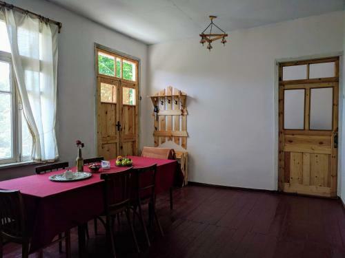 Hostal Tatev Guest House