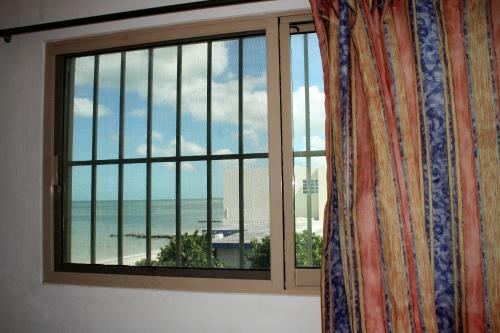 Cute Refurbished Beachfront House, Private Paradise For A Couple
