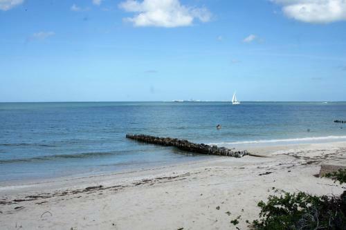 Cute Refurbished Beachfront House, Private Paradise For A Couple