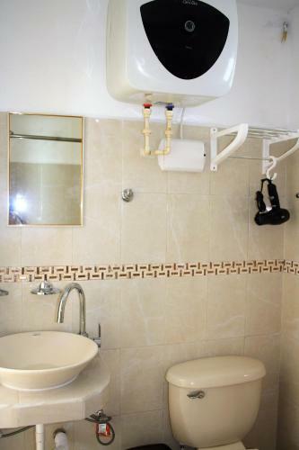 Cute Refurbished Beachfront House, Private Paradise For A Couple