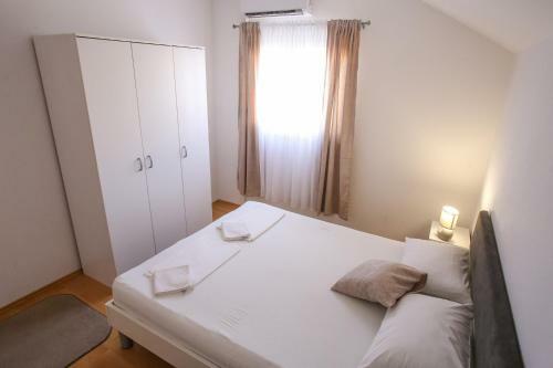 Hostal Guesthouse Aurora